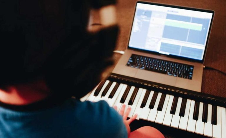 melhores-cursos-piano-online