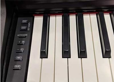 O piano digital Yamaha YDP-164