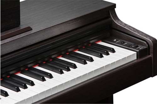 O piano digital Yamaha YDP-144