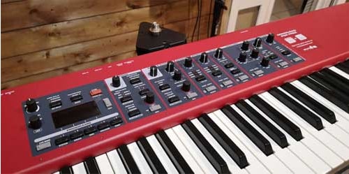 O piano digital Nord Piano 4