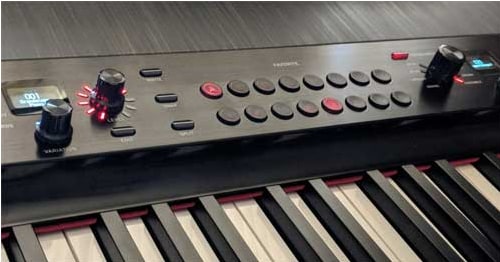 O piano digital Korg Grandstage