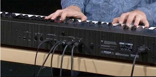 A conectividade do Korg Grandstage