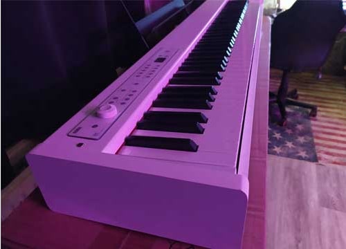 O piano digital Korg D1
