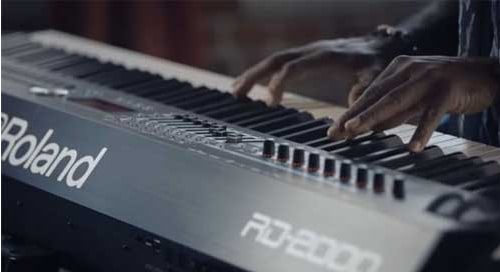 O piano de palco Roland RD-2000