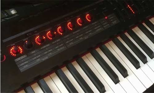 O piano de palco Roland RD-2000
