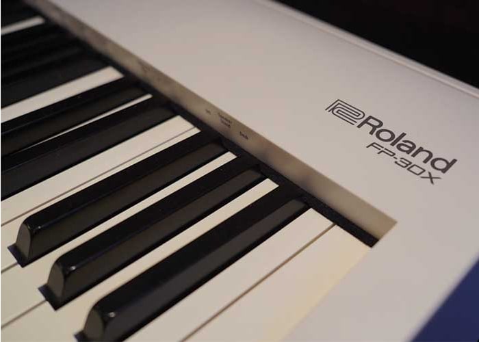 Roland FP-30X Piano Digital