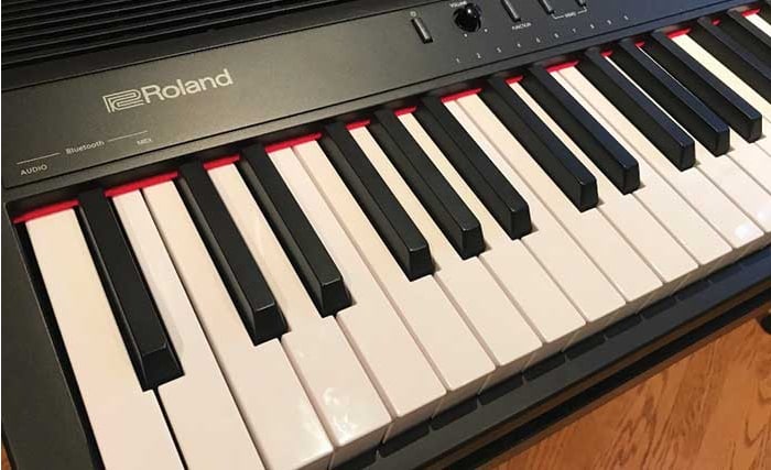 O teclado Roland GO:PIANO 88-key