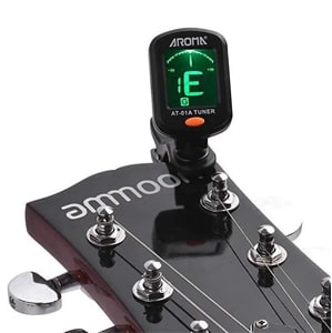 Um afinador de guitarra acústica