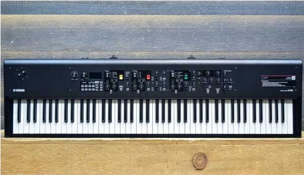O piano digital Yamaha CP88 e CP73