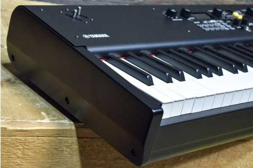 O piano digital Yamaha CP88 e CP73