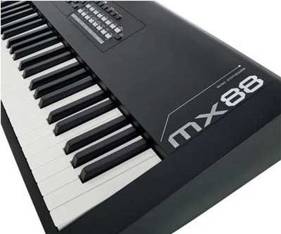 O sintetizador Yamaha MX88