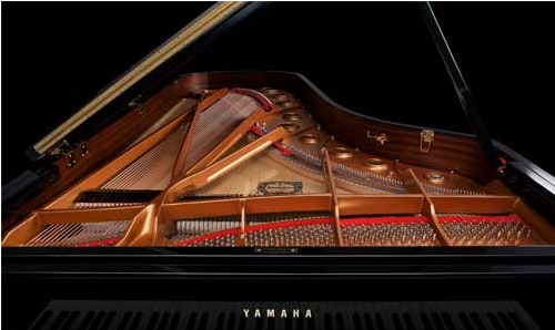 O piano de cauda da Yamaha CFX
