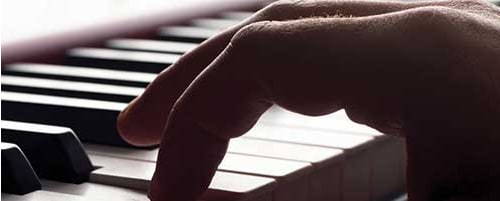 Pianos digitais Yamaha P-125 e P-121