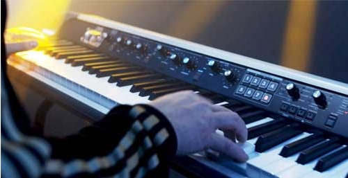 O piano digital Korg SV-2