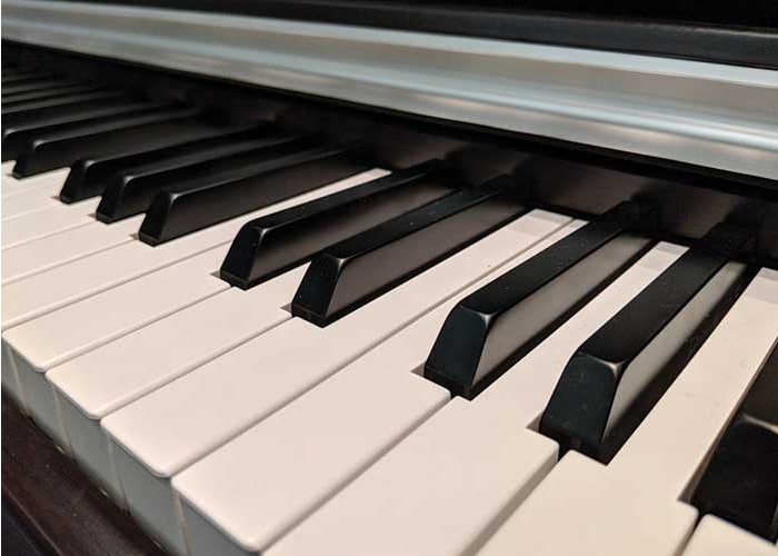 As teclas do piano digital Kawai KDP110