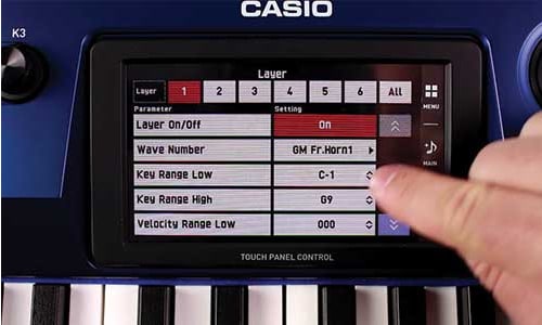 A exibição do piano Casio Privia PX-560