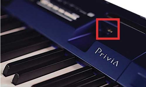 A porta USB do piano Casio Privia PX-560