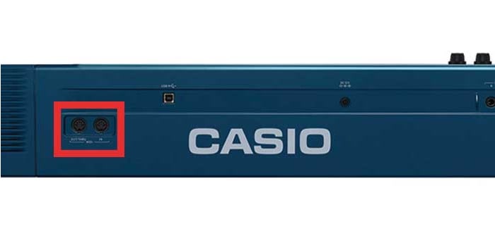 A conectividade do piano Casio Privia PX-560