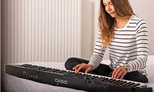 O piano digital Casio Privia PX-S3000