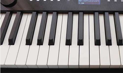 A acção-chave do piano Casio Privia PX-S3000